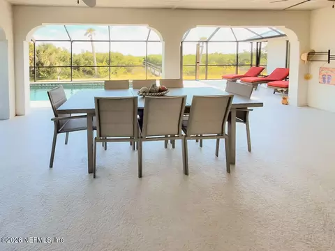 Exterior - 18 Riverfront Dr, Venice, FL 34293 photo 5 of 12