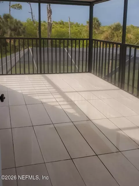 Exterior - 18 Riverfront Dr, Venice, FL 34293 photo 2 of 12