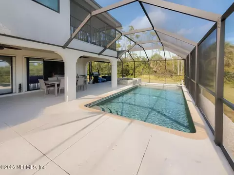 Exterior - 18 Riverfront Dr, Venice, FL 34293 photo 8 of 12