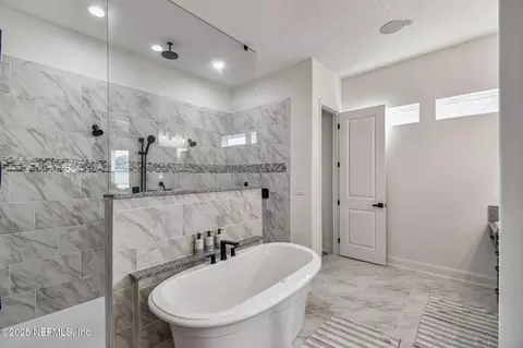 Bath - 295 Pine Grove Pt, Saint Augustine, FL 32092 photo 11 of 13