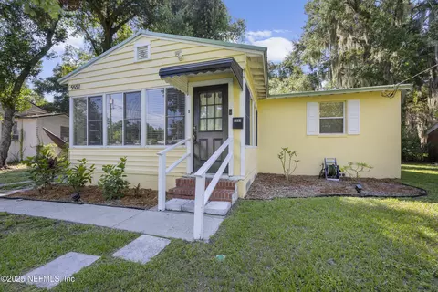 5551 Lakewood Cir E, Jacksonville, FL 32207