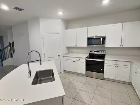 Kitchen - 44 Sunnyvale St, Saint Augustine, FL 32095 photo 4 of 4