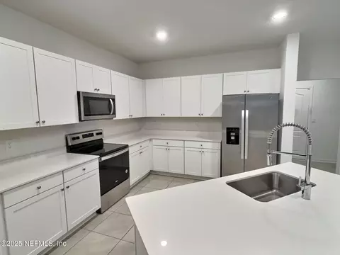 Kitchen - 44 Sunnyvale St, Saint Augustine, FL 32095 photo 2 of 4