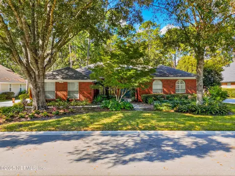 8642 Autumn Green Dr, Jacksonville, FL 32256