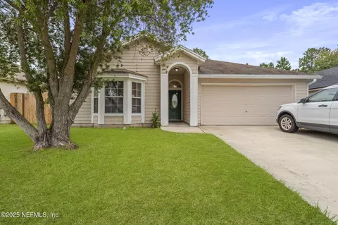 1931 Hunters Trace Cir, Middleburg, FL 32068