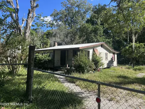 8322 Mc Glothlin St, Jacksonville, FL 32210