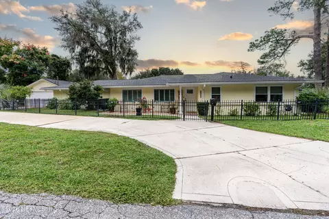 4343 Olde Pine Ln, Jacksonville, FL 32217