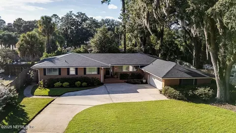 6850 Estrada Rd, Jacksonville, FL 32217
