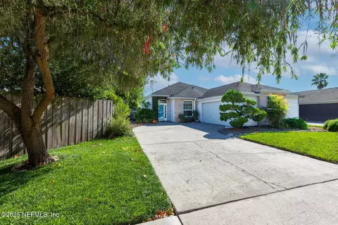 3807 Union Pacific Dr W, Jacksonville, FL 32246