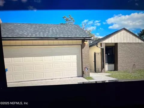 10623 Meadowlea Dr, Jacksonville, FL 32218