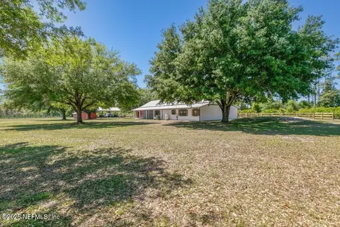 643 E State Road 100, San Mateo, FL 32187