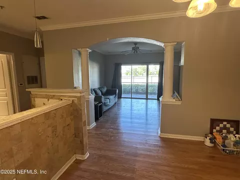 8290 Gate Pkwy #203, Jacksonville, FL 32216