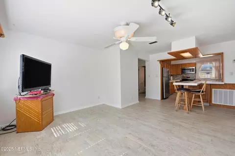 Living - 62 12 Valencia St, Saint Augustine, FL 32084 photo 3 of 4