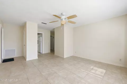 Living - 62 12 Valencia St, Saint Augustine, FL 32084 photo 1 of 4