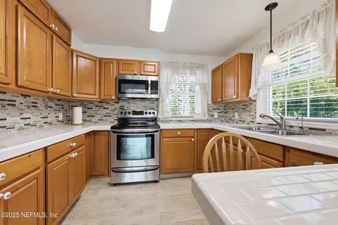 Kitchen - 62 12 Valencia St, Saint Augustine, FL 32084 photo 10 of 10