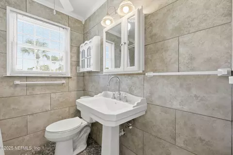 Bath - 62 12 Valencia St, Saint Augustine, FL 32084 photo 4 of 6