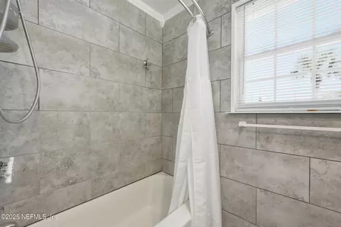 Bath - 62 12 Valencia St, Saint Augustine, FL 32084 photo 5 of 6