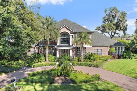 751 Shipwatch Dr E, Jacksonville, FL 32225