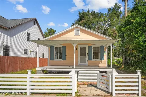 816 Oak St, Palatka, FL 32177