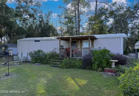 159 Jewel Ave, Interlachen, FL 32148