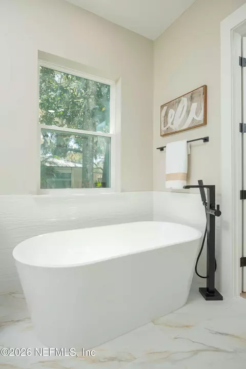 Bath - 132 Terrapin Rd, Saint Augustine, FL 32086 photo 6 of 9