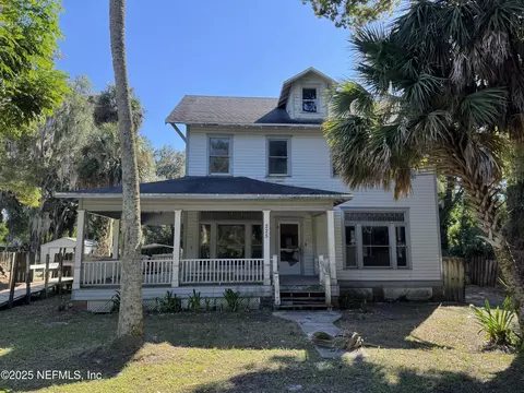 225 Lake George Rd, Seville, FL 32190
