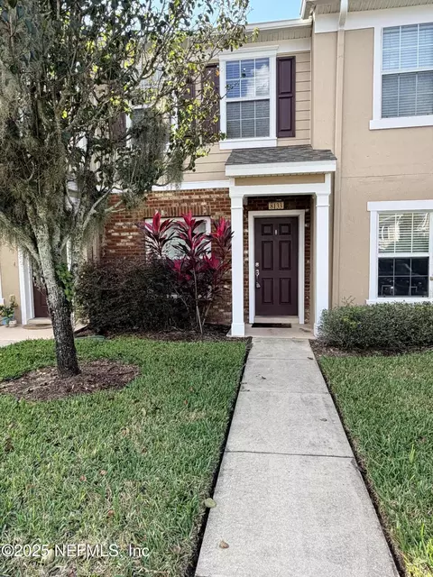 8133 Summerside Cir, Jacksonville, FL 32256