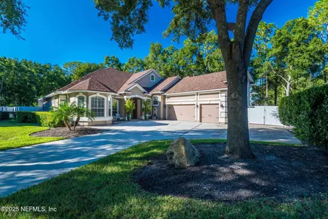 1056 W Dorchester Dr, Jacksonville, FL 32259