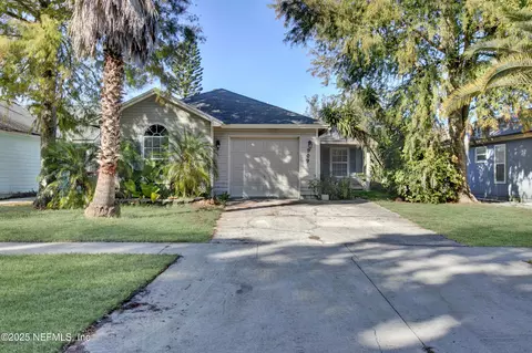 909 Gavagan Rd, Jacksonville, FL 32233