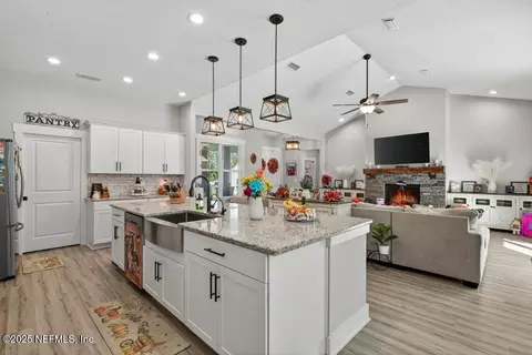 Kitchen - 75774 Edwards Rd, Yulee, FL 32097 photo 7 of 9