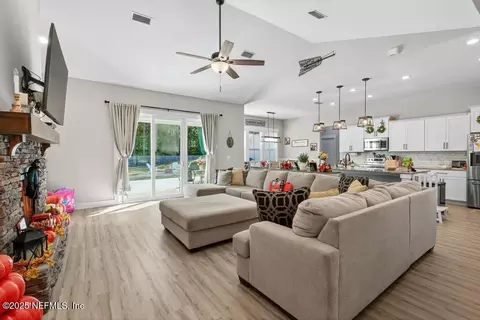 Entry Way - 75774 Edwards Rd, Yulee, FL 32097 photo 4 of 9