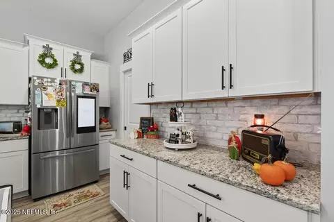 Kitchen - 75774 Edwards Rd, Yulee, FL 32097 photo 1 of 9
