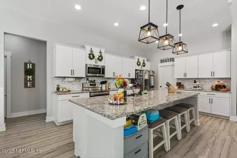 Kitchen - 75774 Edwards Rd, Yulee, FL 32097 photo 8 of 9