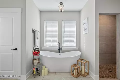 Bath - 75774 Edwards Rd, Yulee, FL 32097 photo 3 of 4