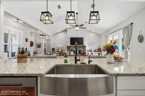 Kitchen - 75774 Edwards Rd, Yulee, FL 32097 photo 5 of 9