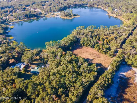 301 N West St, Interlachen, FL 32148 photo 4