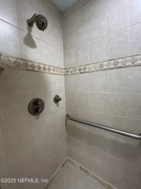 Bath - 5377 SW 40th Ave, Jasper, FL 32052 photo 2 of 14