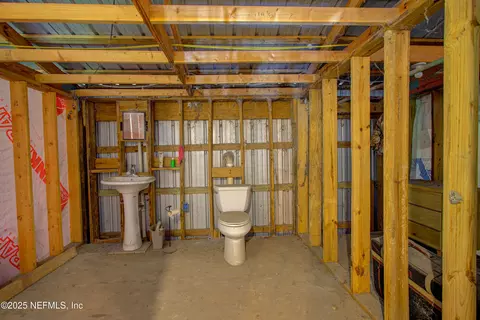Bath - 5377 SW 40th Ave, Jasper, FL 32052 photo 9 of 14