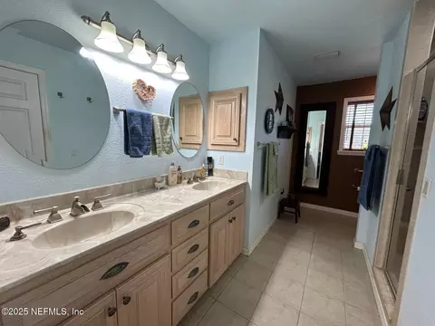 Bath - 5377 SW 40th Ave, Jasper, FL 32052 photo 1 of 14