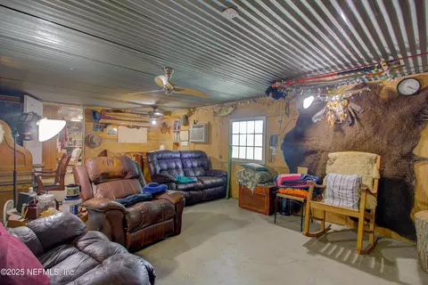 Living - 5377 SW 40th Ave, Jasper, FL 32052 photo 1 of 1