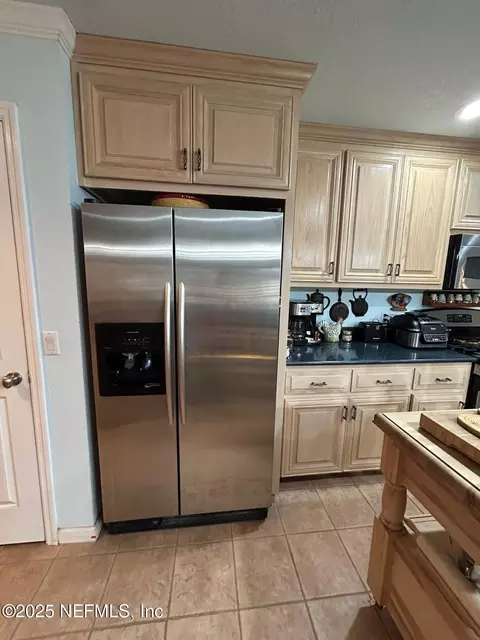 Kitchen - 5377 SW 40th Ave, Jasper, FL 32052 photo 2 of 6