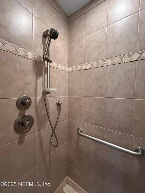 Bath - 5377 SW 40th Ave, Jasper, FL 32052 photo 6 of 14