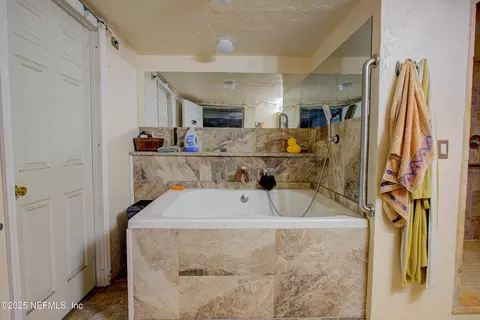 Bath - 5377 SW 40th Ave, Jasper, FL 32052 photo 13 of 14