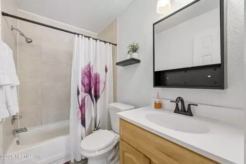 Bath - 47 Clipper Ct, Saint Augustine, FL 32080 photo 1 of 3