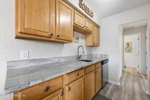 Kitchen - 47 Clipper Ct, Saint Augustine, FL 32080 photo 3 of 4