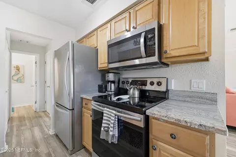 Kitchen - 47 Clipper Ct, Saint Augustine, FL 32080 photo 2 of 4