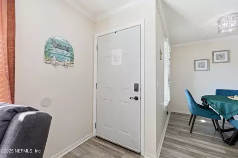 Entry Way - 47 Clipper Ct, Saint Augustine, FL 32080 photo 2 of 4