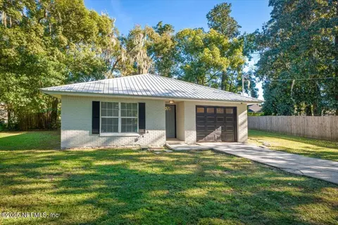 411 Pearl St, Green Cove Springs, FL 32043