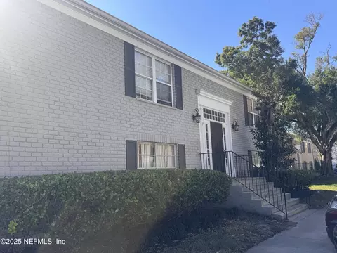 4323 Plaza Gate Ln #102, Jacksonville, FL 32217