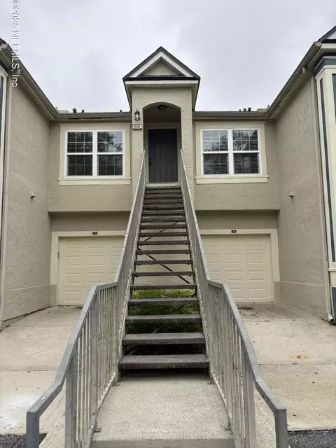 13700 N Richmond Park Dr #806, Jacksonville, FL 32224